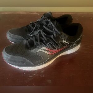 Saucony Men's Black and Red Athletic Sneakers